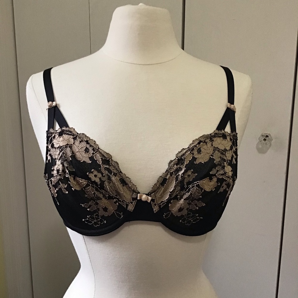 Wacoal Black Lace Opulence Bra Size 34C 851112